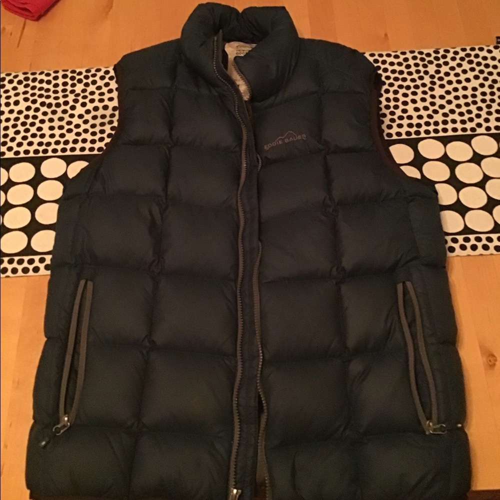 Men’s Size Medium Eddie Bauer Down Vest
